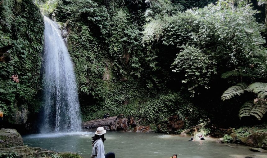 Pesona Alam Tersembunyi di Pulau Siberut: Air Terjun Kulukubuk