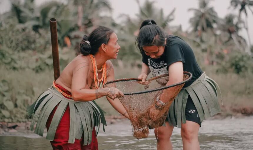Kehidupan Masyarakat Pedalaman Pulau Siberut: Menjaga Warisan Leluhur di Tengah Alam Liar